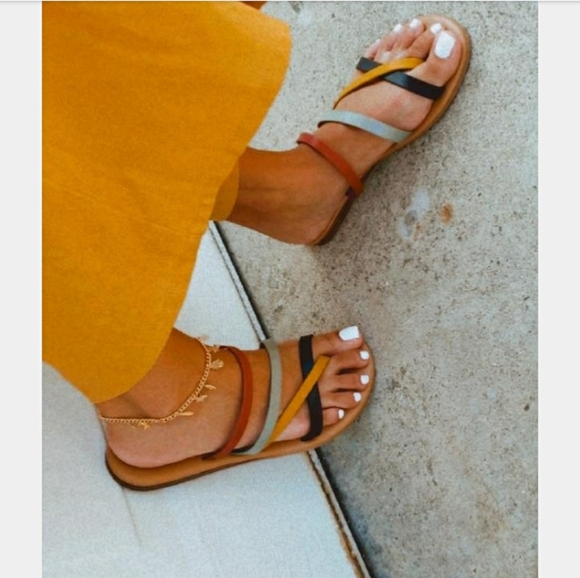 🆕️//The Justine// multi color strappy sandal - Picture 4 of 7